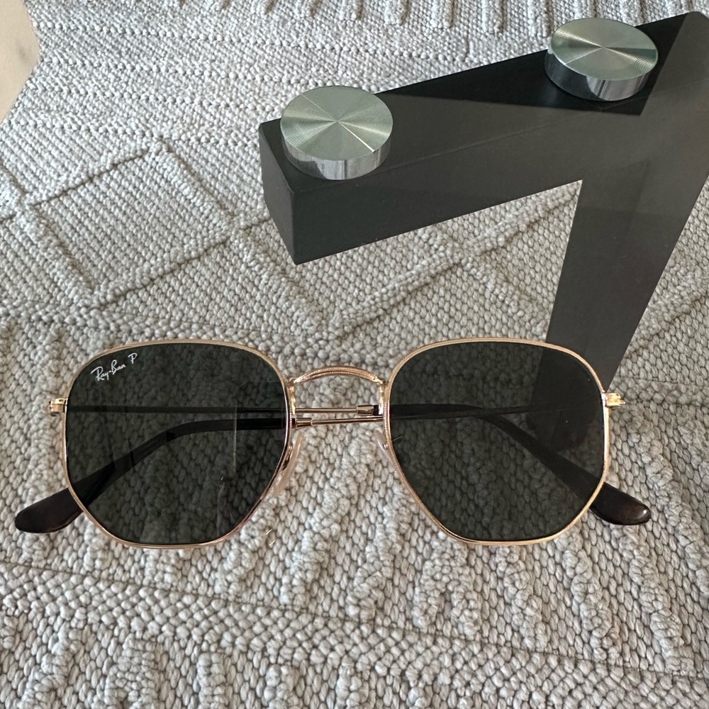 Ray-Ban Polarized Gold Frame Sunglasses with Dark Lenses
